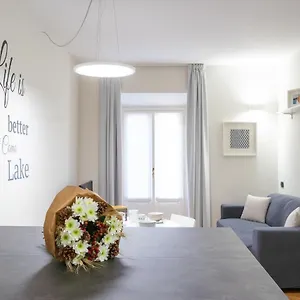White Flat In Center By Rent Apartment Como