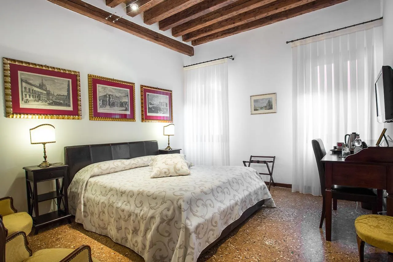 Ca' Santo Spirito B&B Венеция 2*,  Италия